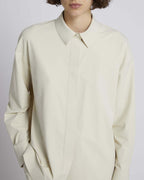 Camicia  MM Max Mara in tessuto tecnico con abbottonatura nascosta e fondo stondato