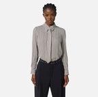 Camicia in georgette stampata con cravatta