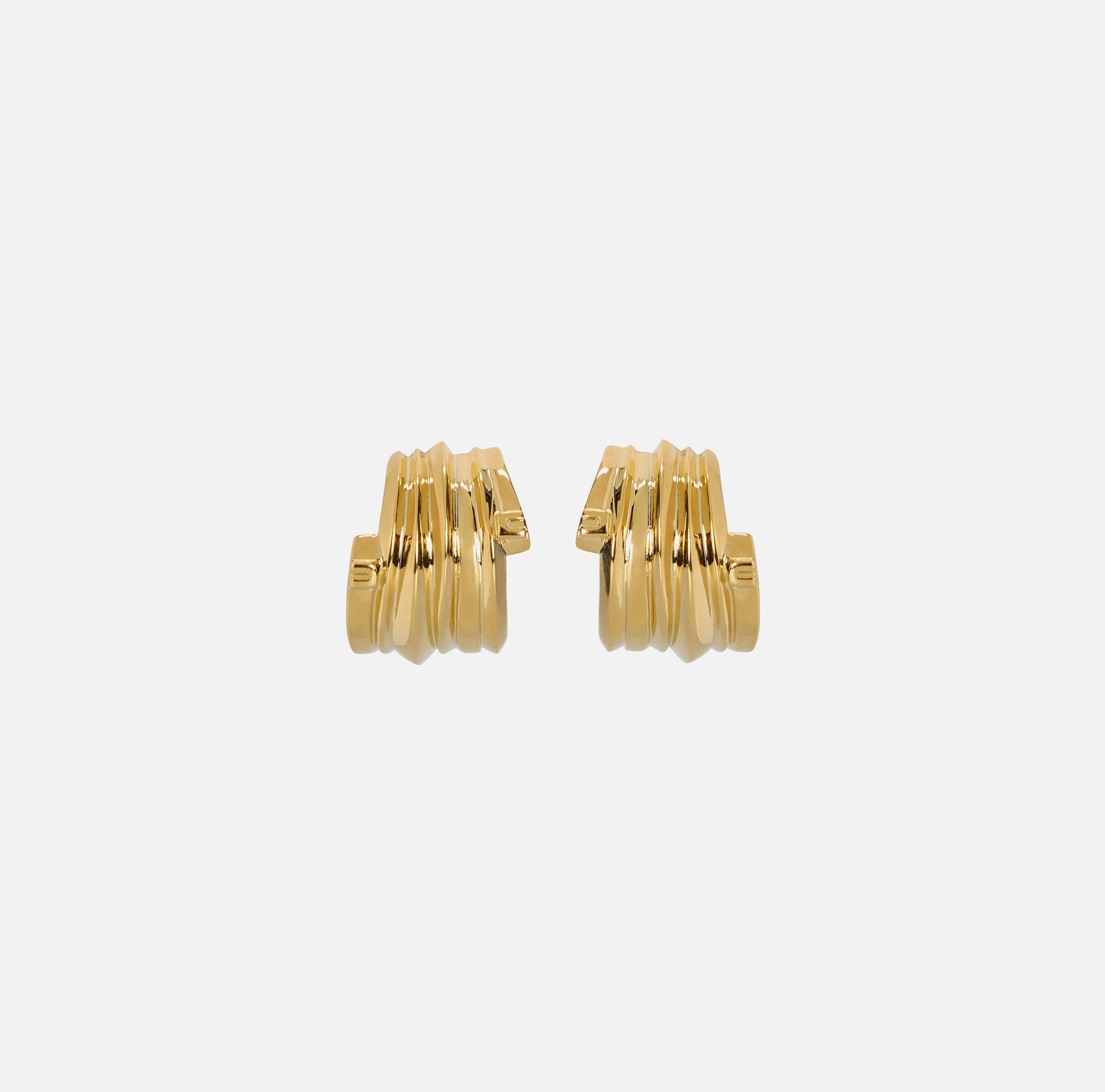 Orecchini con micro-dettagli logo